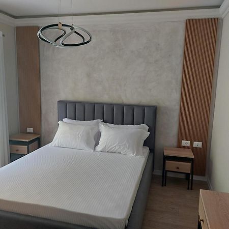 Hotel Demoli Pogradec Exteriör bild