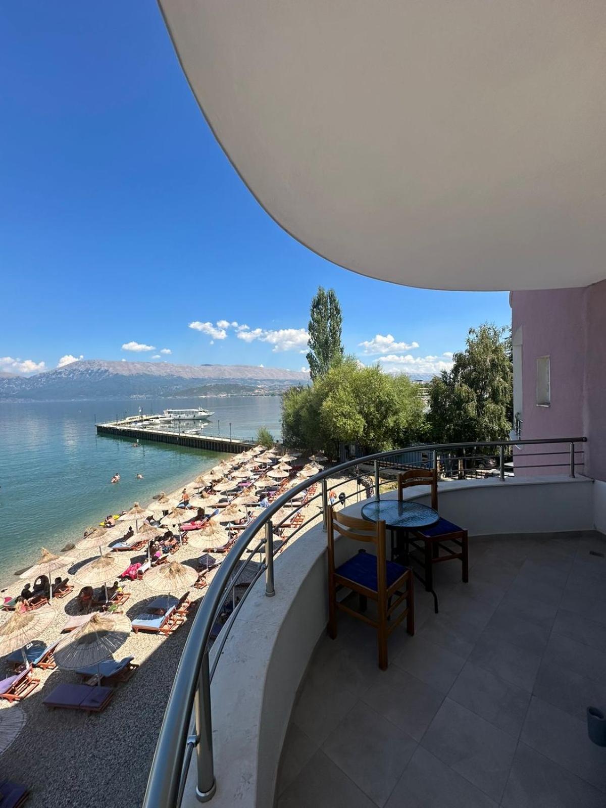 Hotel Demoli Pogradec Exteriör bild