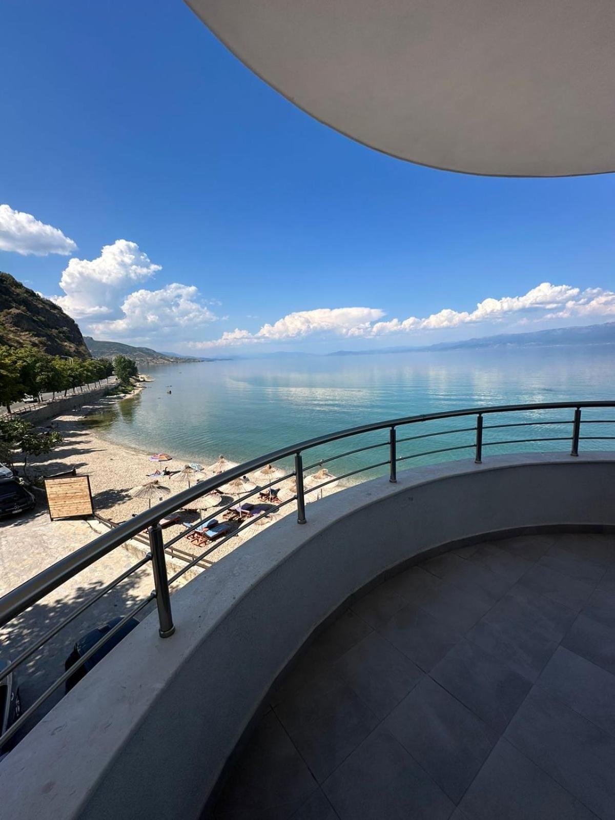 Hotel Demoli Pogradec Exteriör bild