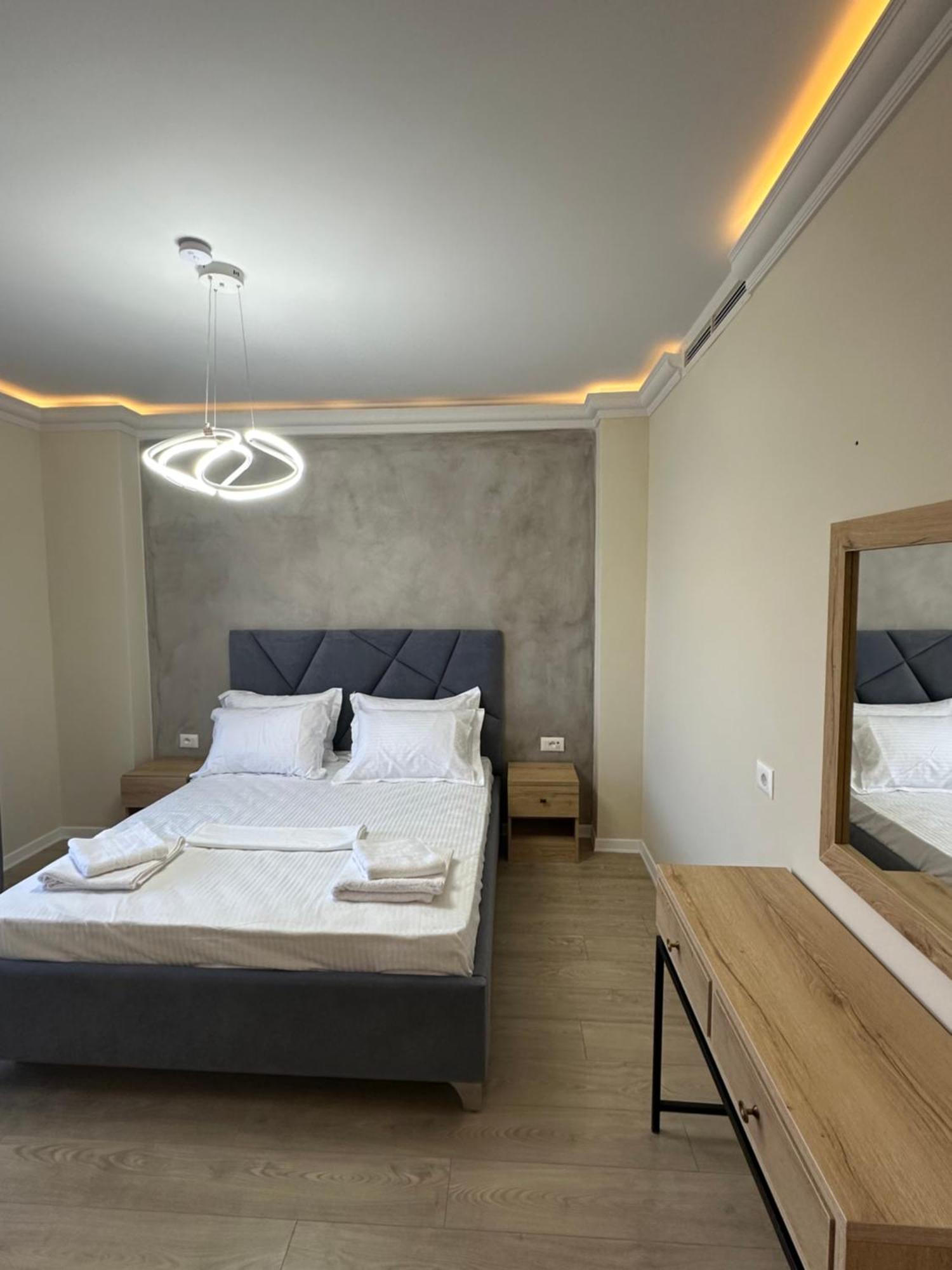 Hotel Demoli Pogradec Exteriör bild
