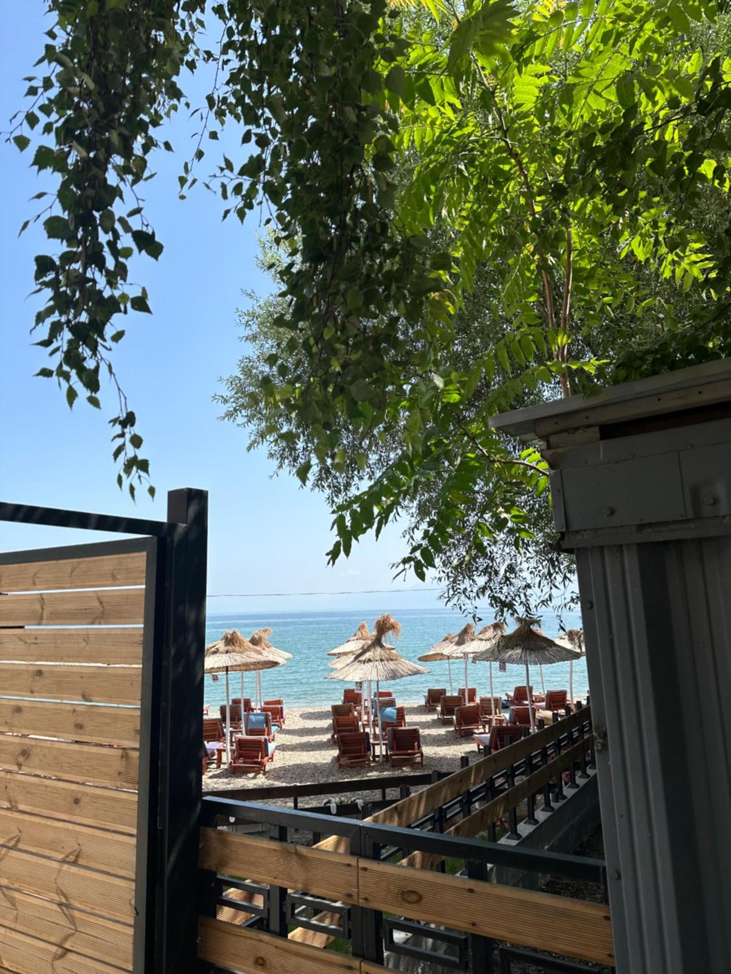 Hotel Demoli Pogradec Exteriör bild