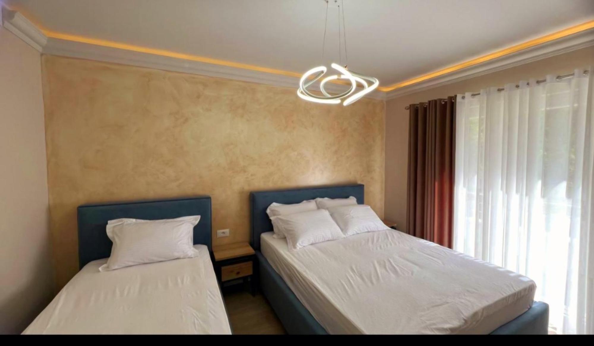 Hotel Demoli Pogradec Exteriör bild