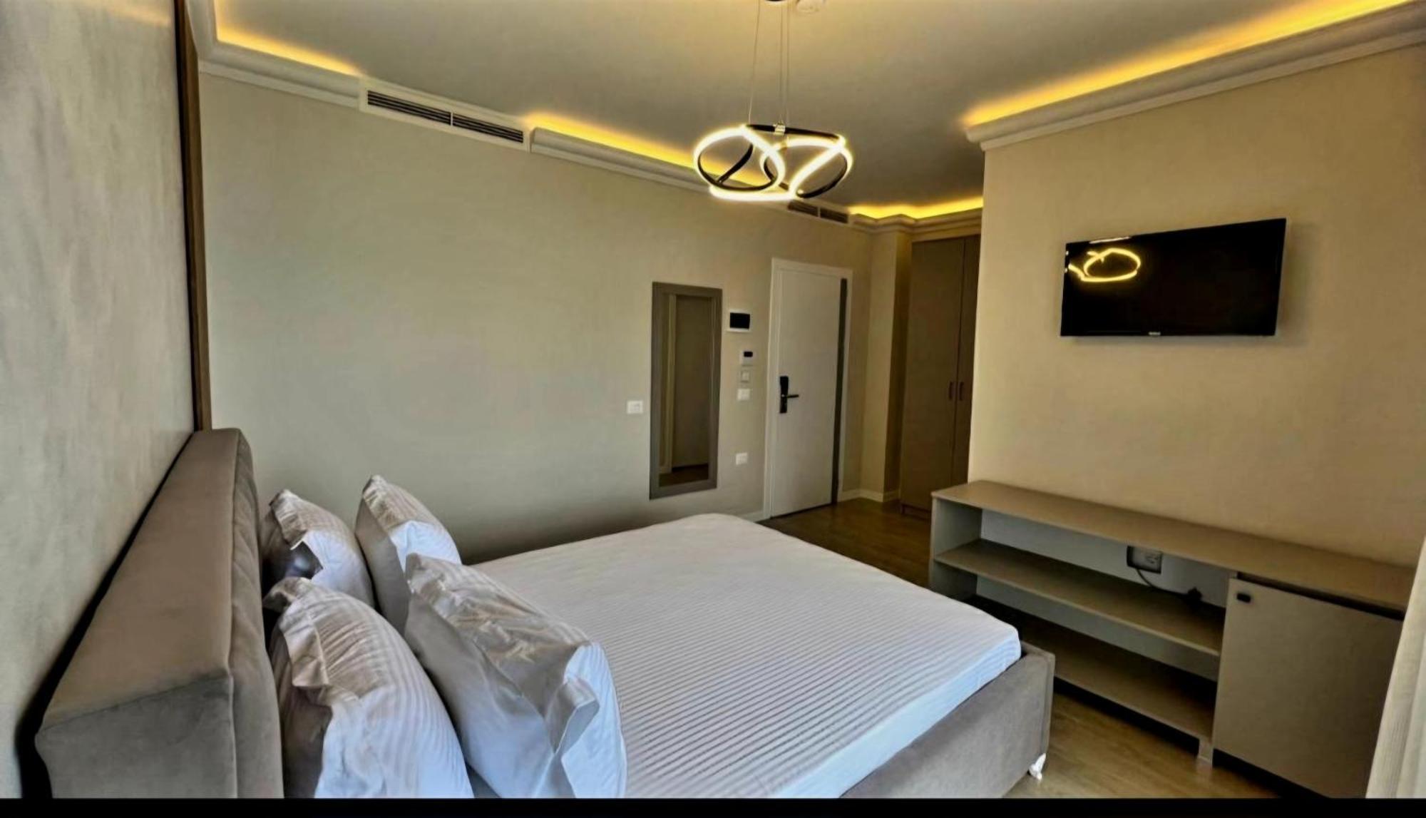 Hotel Demoli Pogradec Exteriör bild