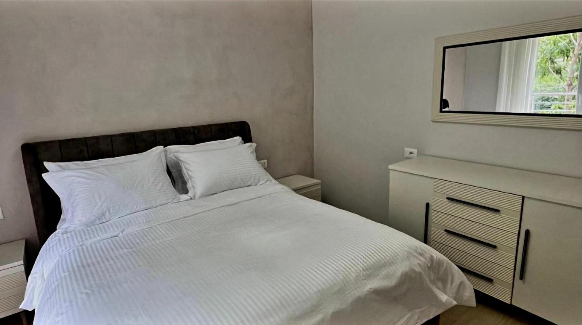 Hotel Demoli Pogradec Exteriör bild