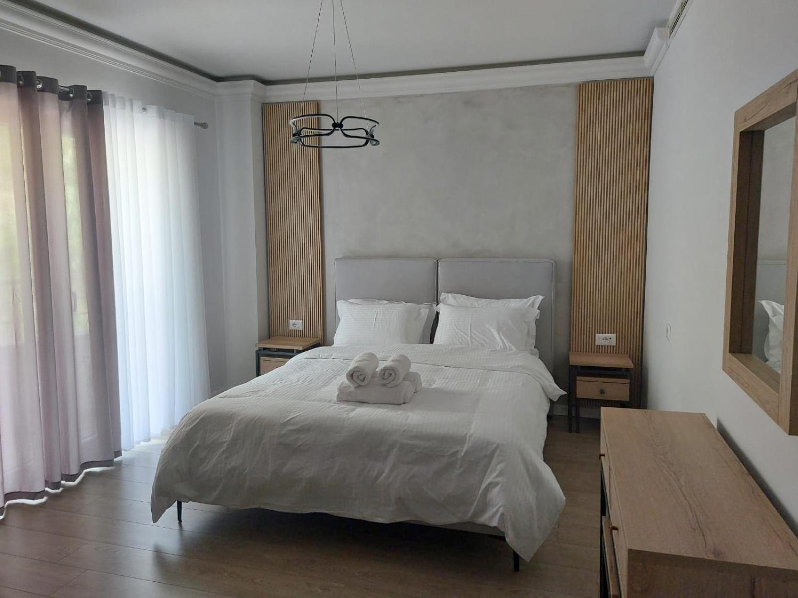 Hotel Demoli Pogradec Exteriör bild